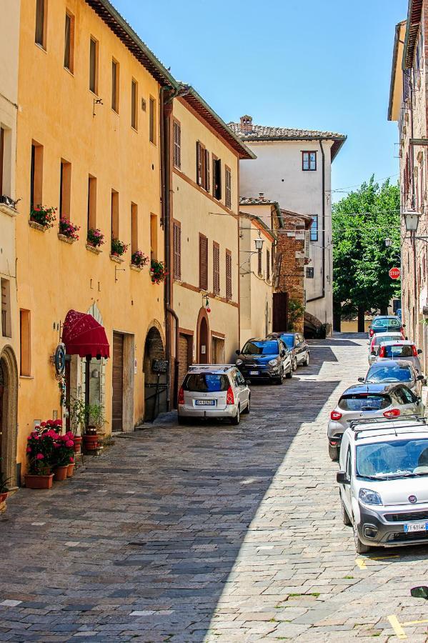 Bed and Breakfast Meuble Evoe Montepulciano Stazione Exterior foto