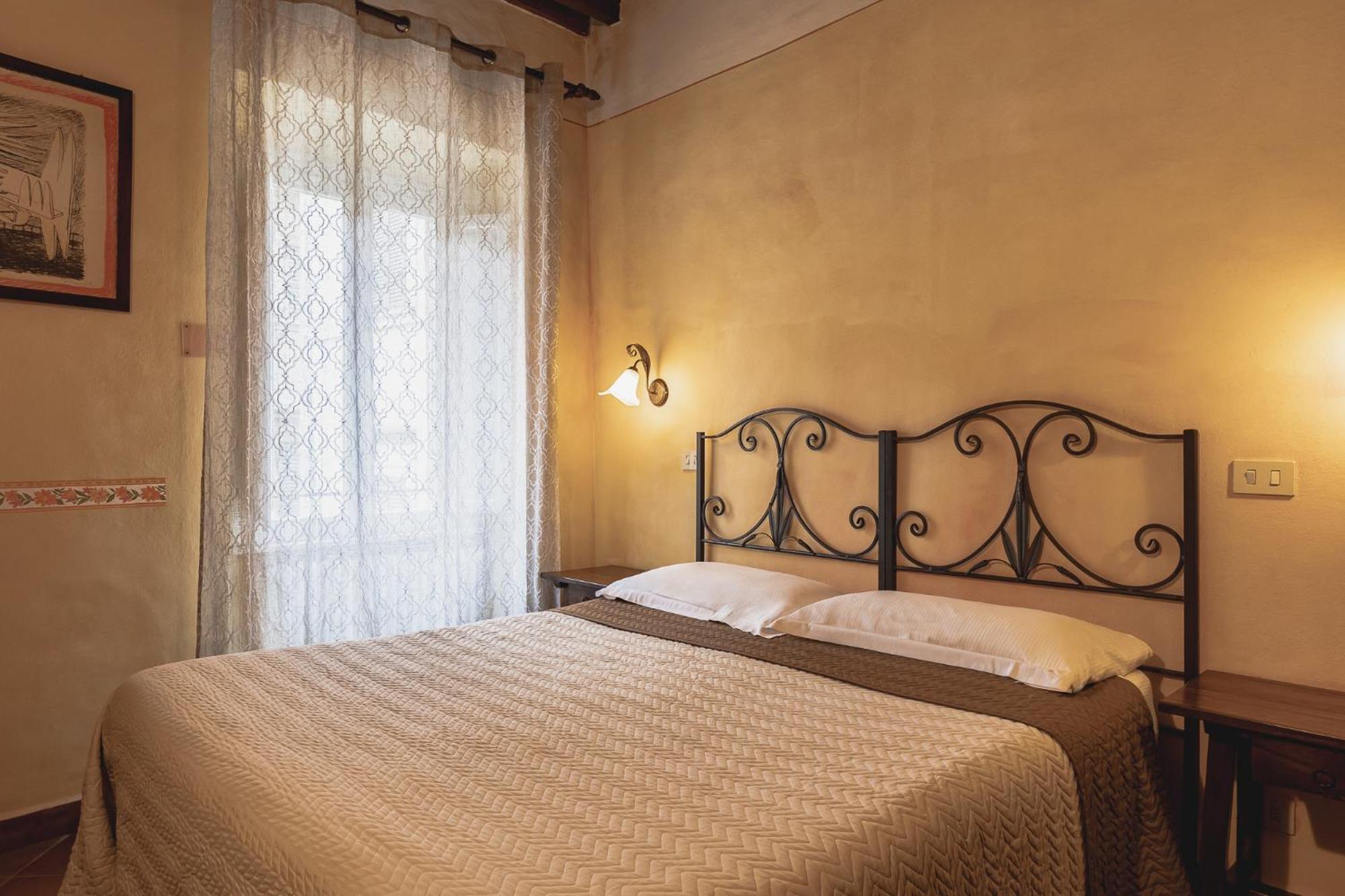 Bed and Breakfast Meuble Evoe Montepulciano Stazione Exterior foto