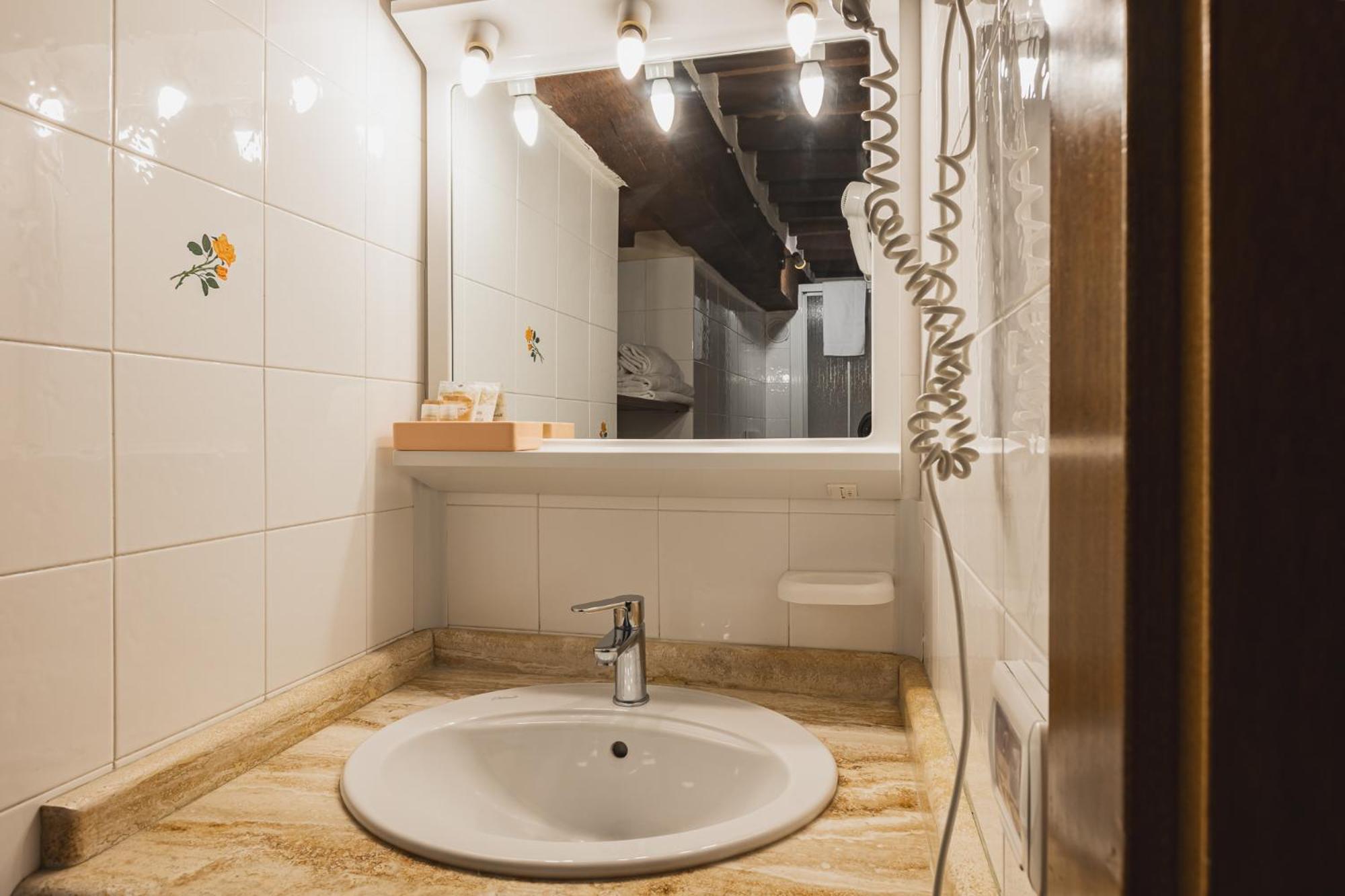 Bed and Breakfast Meuble Evoe Montepulciano Stazione Exterior foto