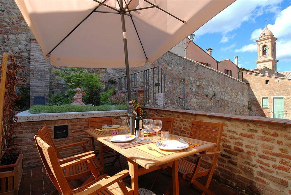 Bed and Breakfast Meuble Evoe Montepulciano Stazione Exterior foto